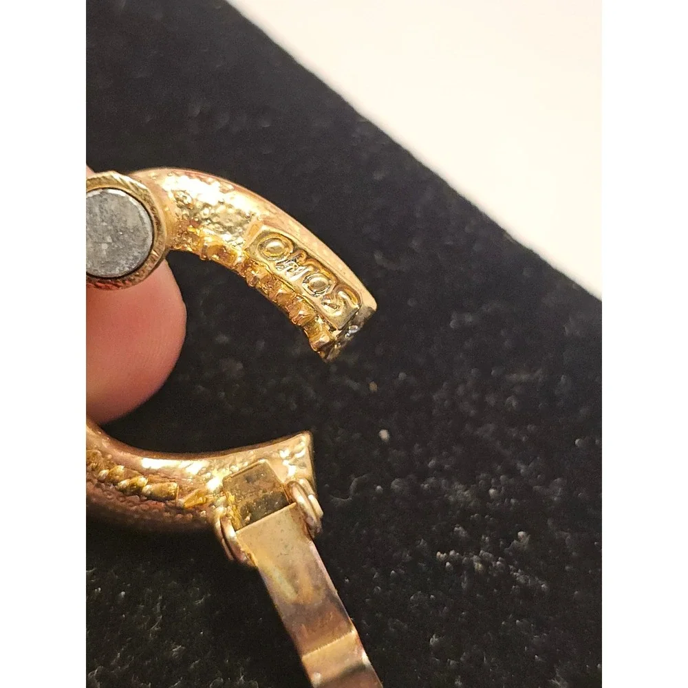 Vintage Soho Gold Tone Emerald Green Rhinestone Horseshoe Hair Clip Barrette